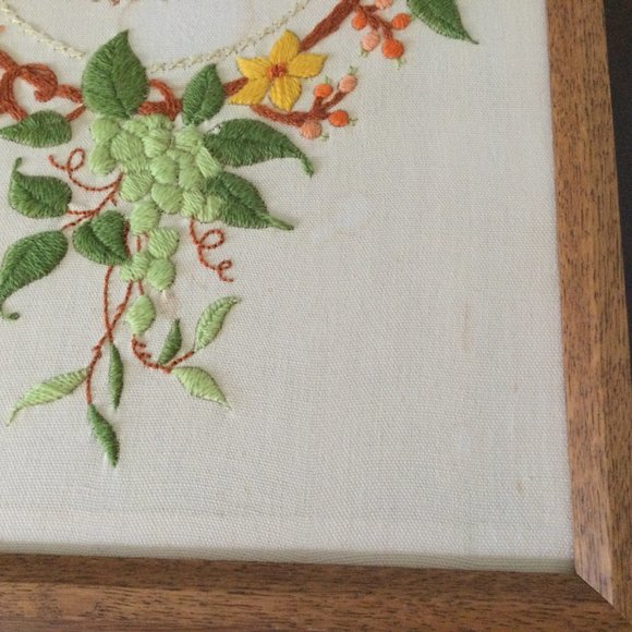 Vintage embroidery crewel wall hangings framed "peace be to this house" framed - Picture 5 of 9